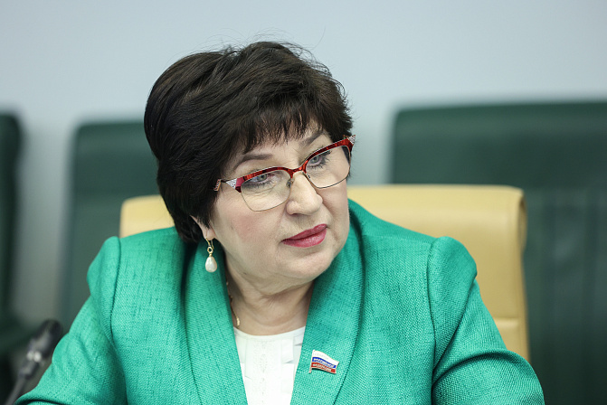 Сенатор Ольга Хохлова
