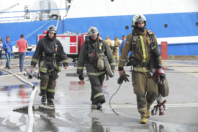 спасатели  учения мчс пожарный