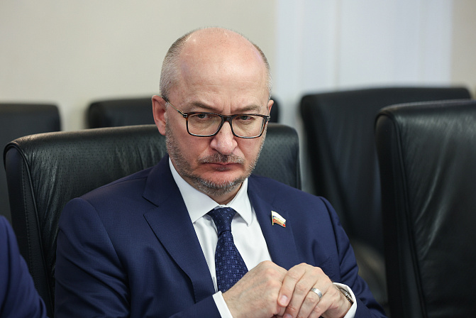 Сенатор Олег Цепкин