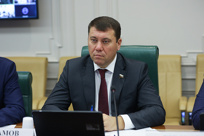 сенатор иван абрамов