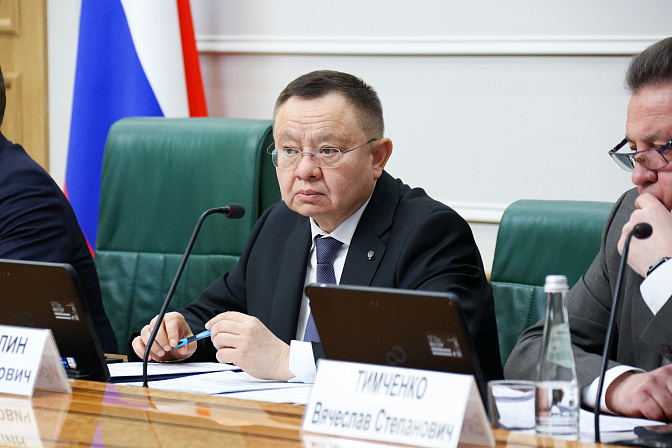 министр строительства и жкх рф ирек файзуллин