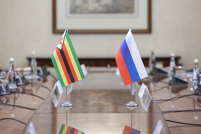 флаги россия зимбабве