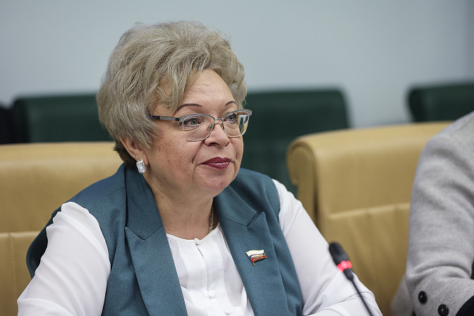 Сенатор Оксана Хлякина