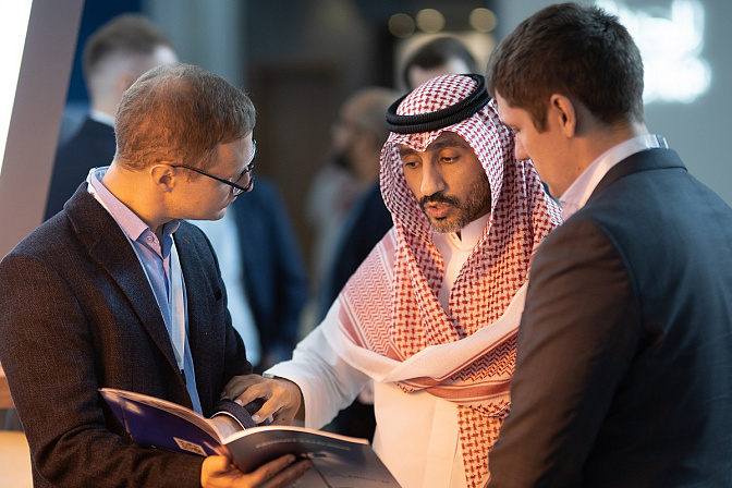 бизнес встреча с партнером из саудовской аравии
