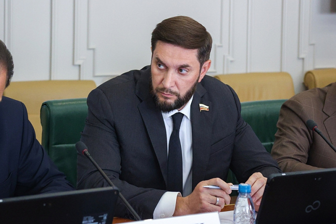 сенатор иван евстифеев