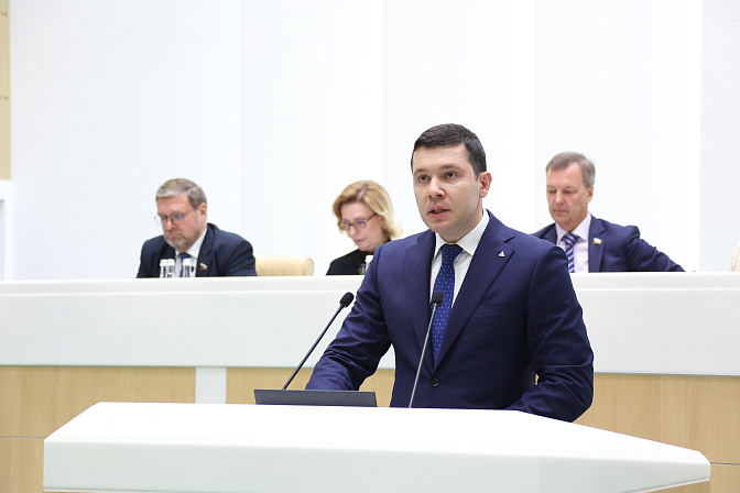 министр промышленности и торговли рф антон алиханов