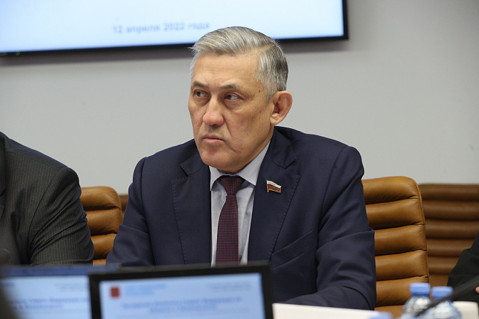 Юрий Валяев. Фото: СенатИнформ/ Пресс-служба СФ