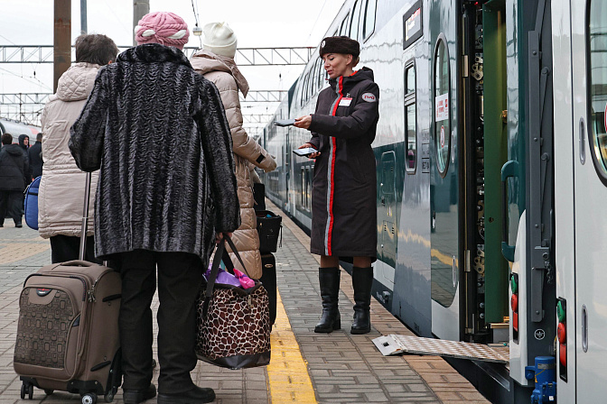 вокзал поезд проводник пассажиры 