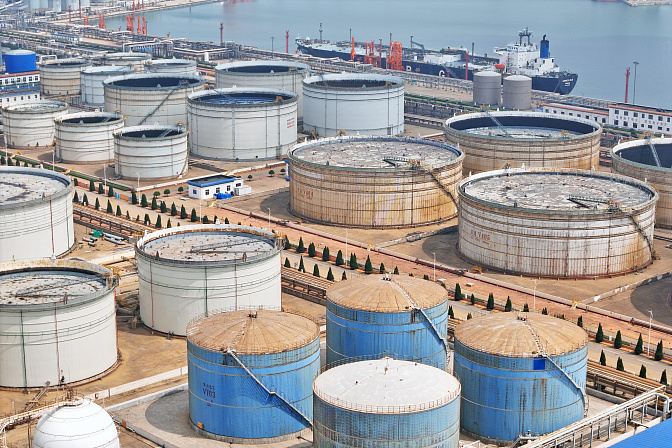 нефтеперерабатывающий завод 