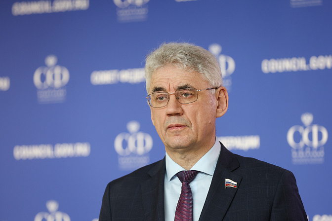 сенатор виктор калашников