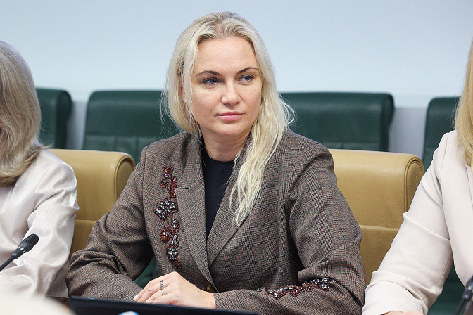 сенатор евгения ламонова