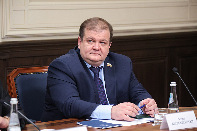 Член Комитета СФ по обороне и безопасности Сергей Безденежных