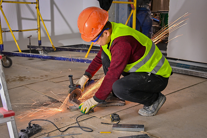 строительство рабочий капремонт помещения 