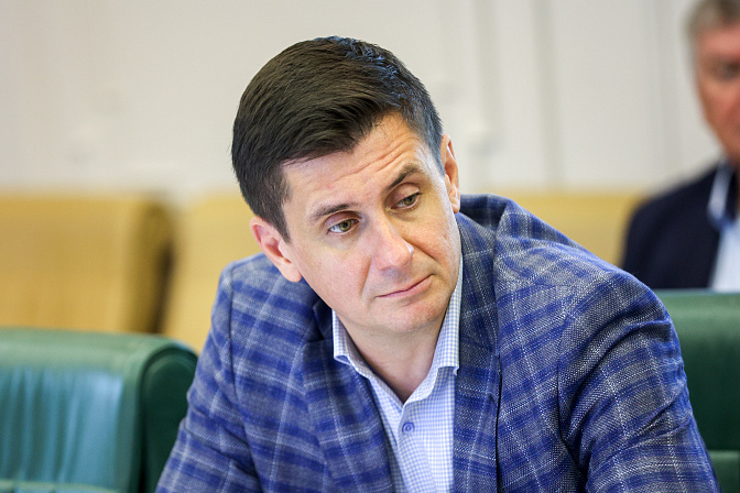 сенатор вадим деньгин