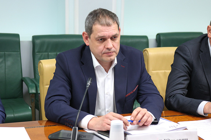 замдиректора департамента развития жкх минстроя дмитрий нифонтов 