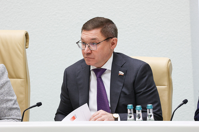 первый заместитель председателя сф владимир якушев
