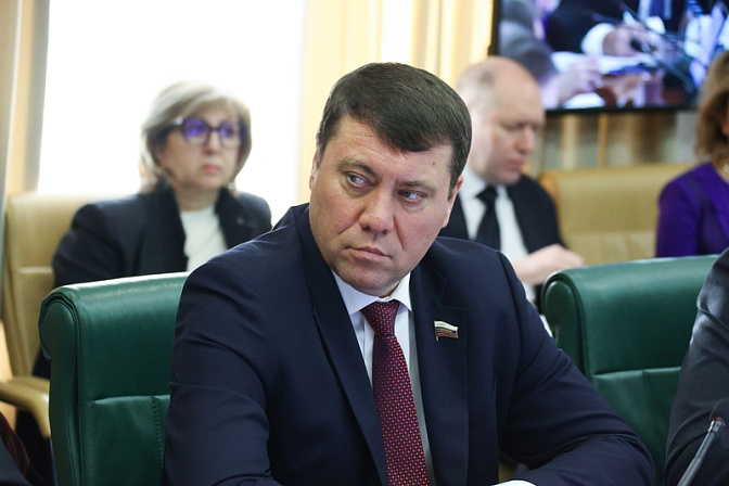 сенатор иван абрамов