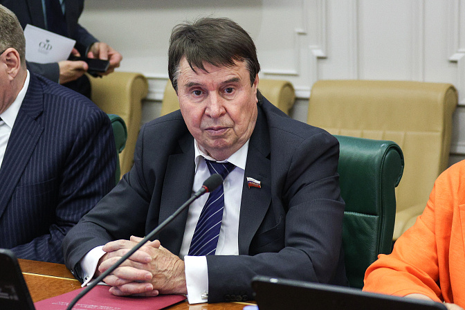 Сенатор  Сергей Цеков