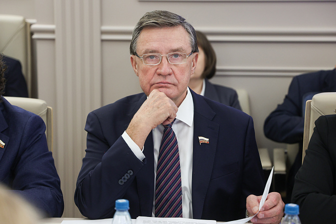 сенатор сергей рябухин