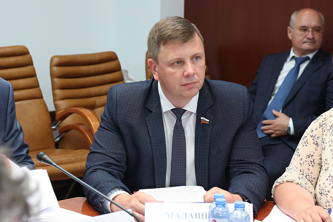 сенатор артём малащенков