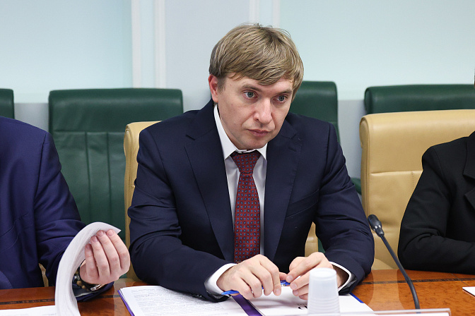 руководитель росмолодёжи григорий гуров
