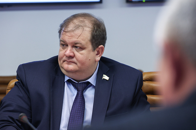 Член Комитета СФ по обороне и безопасности Сергей Безденежных
