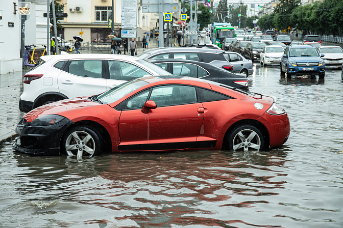затопление наводнение машина в воде 