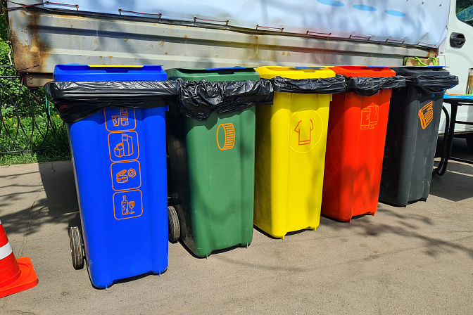 раздельный сбор мусора контейнеры
