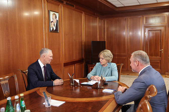 Валентина Матвиенко на встрече с губернатором Херсонской области Владимиром Сальдо