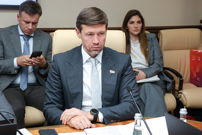 сенатор артём шейкин