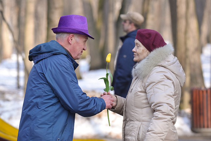 женский день цветы подарок 