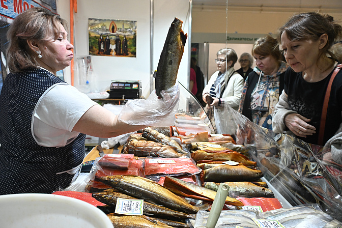 рыба магазин прилавок продавец