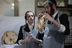 Матвиенко: Песах напоминает о добре, милосердии, справедливости, любви к близким