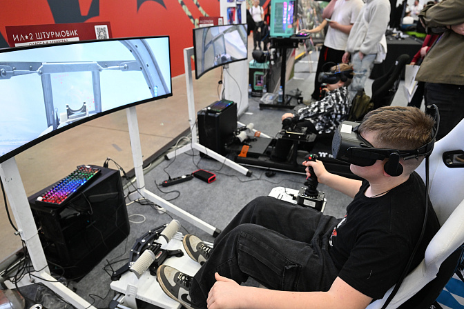 компьютерные игры, подростки играют в компьютерные игры