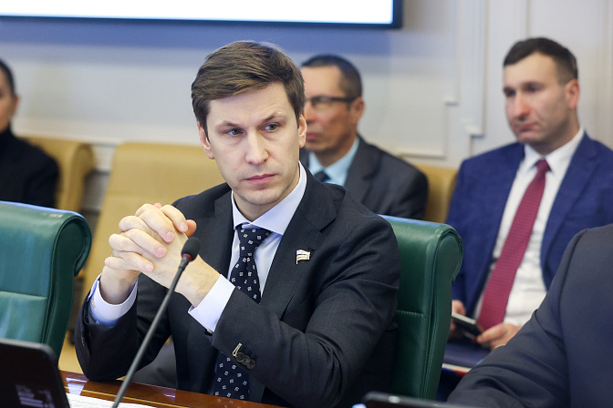 сенатор иван новиков