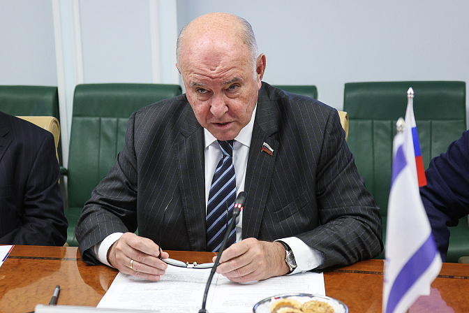 Сенатор Григорий Карасин