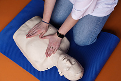 В СФ призвали мотивировать компании обучать сотрудников навыкам первой помощи