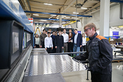 В СФ против того, чтобы экскурсии на заводы были «обязаловкой» для школьников