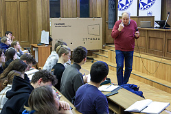 В СФ хотят обновить механизмы трудоустройства иностранцев-выпускников вузов РФ