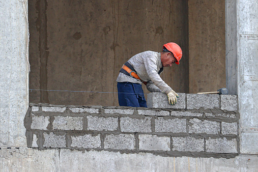 В СФ хотят повысить квалификационные требования для иностранных рабочих