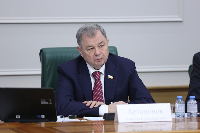 Анатолий Артамонов. Фото: СенатИнформ/ Пресс-служба СФ