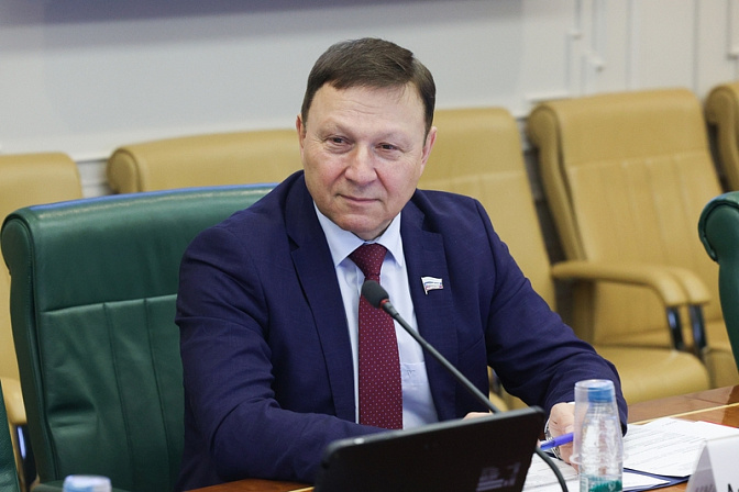 сенатор рф член совета федерации александр ролик