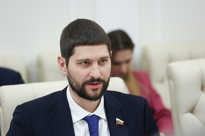 сенатор александр волошин