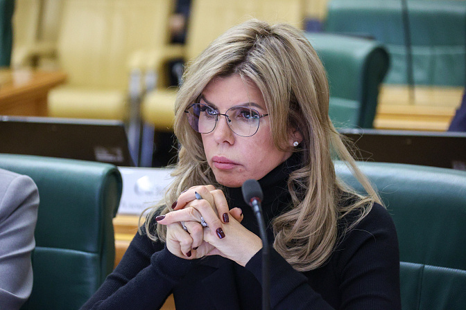сенатор евгения уваркина