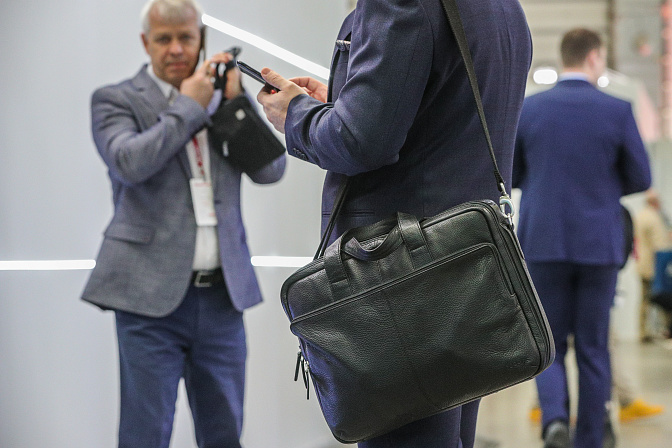 бизнес бизнесмен портфель телефон 