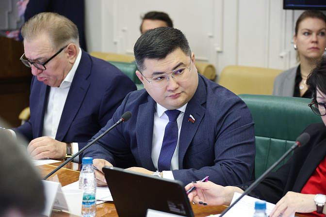 сенатор борис хачиров