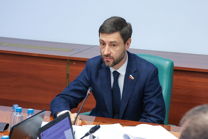 сенатор алексей синицын