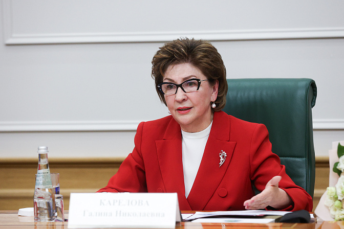сенатор галина карелова