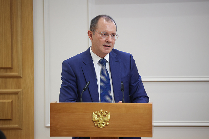 первый зампредседателя банка россии владимир чистюхин