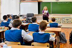 Сенатор Гумерова: учитель не оказывает «образовательную услугу», а воспитывает патриотов своей страны